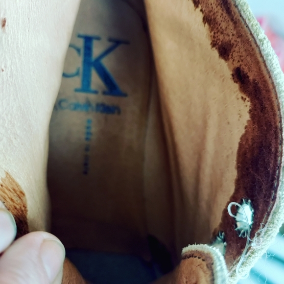 Men's Calvin Klein ankle boots. Never worn, size 9. - Picture 7 of 7